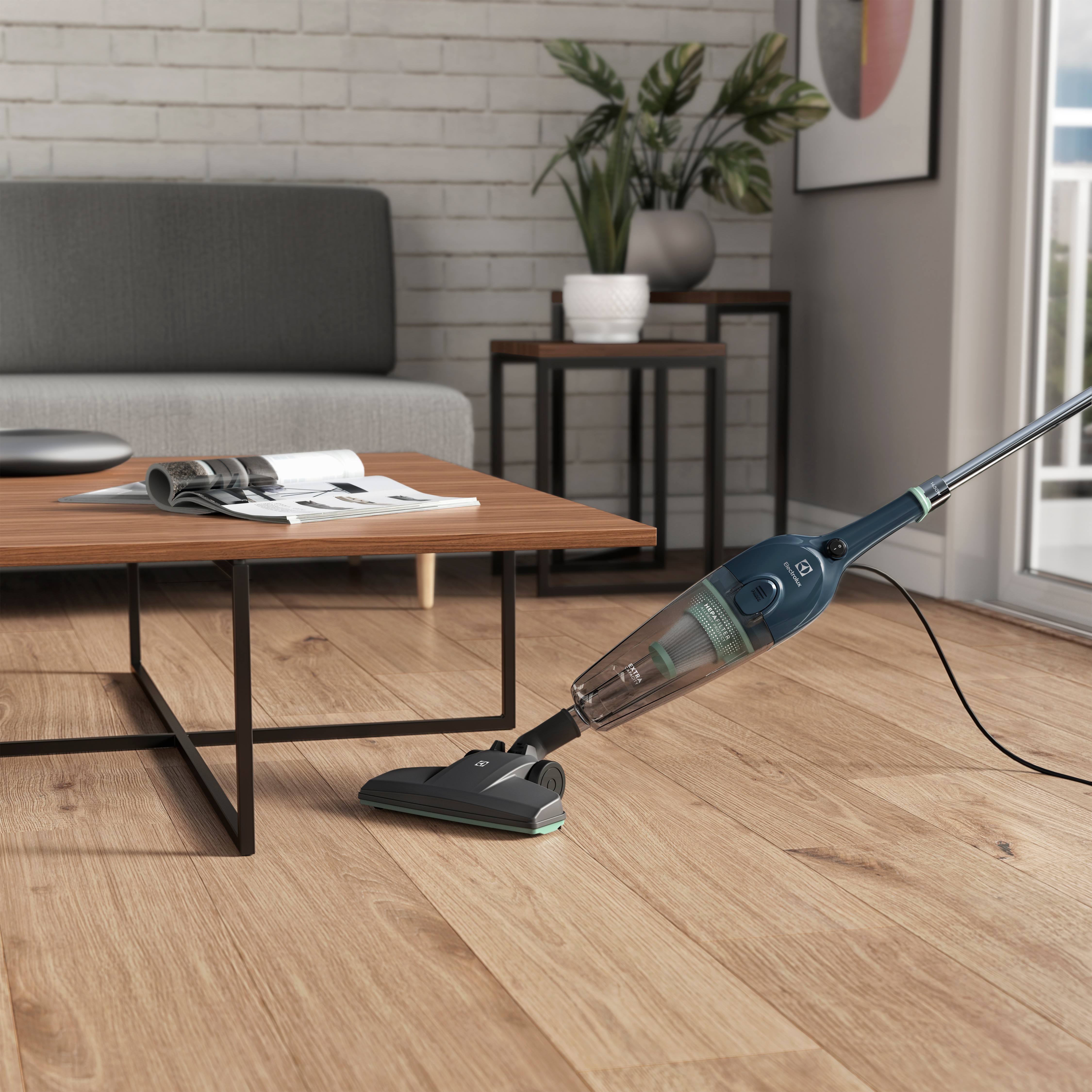 Aspirador Vertical com Fio Electrolux 1450W 2 em 1 Plus Filtro Hepa Azul (STK14)