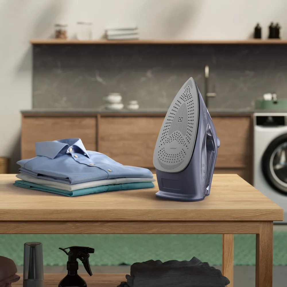 Ferro de Passar a Vapor e a Seco Electrolux Experience com PowerVapour e Desligamento Automático (ESI70)